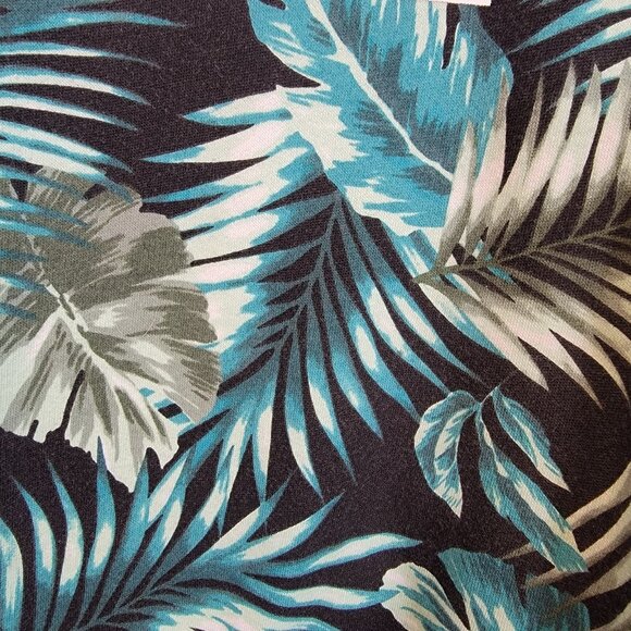 PINK Limited Edition Sweatshirt Tropical Floral Leaf Pattern Crewneck Sz XS - Picture 2 of 8